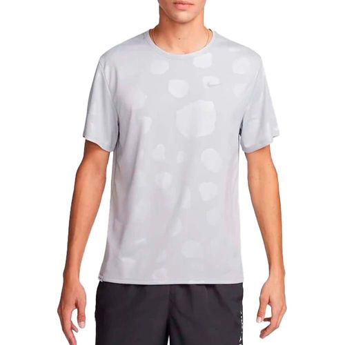 REMERA NIKE DF S72 MILER AOP SS