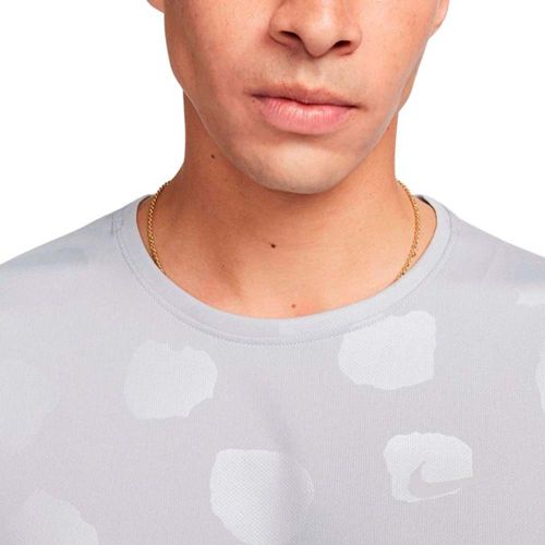 REMERA NIKE DF S72 MILER AOP SS